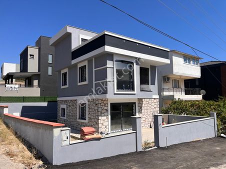 Seferihisar Atatürk Mah Tek Müstakil Geniş Bahçeli 4+1 Villa