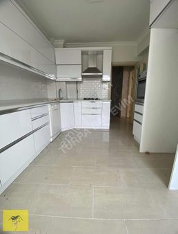 Karşıyaka'da Satılık 3+1 Daire