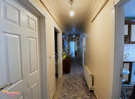 Bostancık'ta Cadde Üzeri 2+1 Geniş Güzel Konumlu Satılık Daire