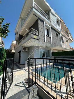 Didim Efelerde Çarşıda 4+1 Villa