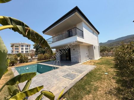 Müstakil Özel Havuzlu 4+1 Villa