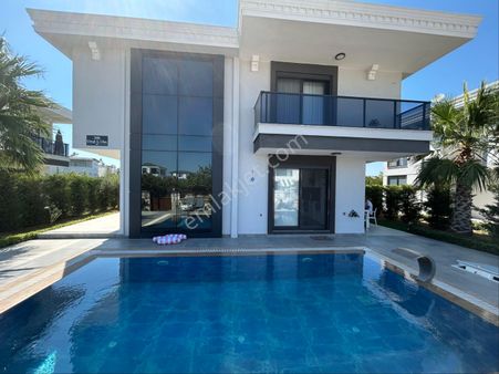 Didimde Denize Yakın Havuzlu Villa