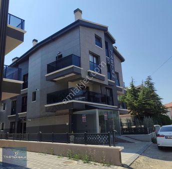 Bulvara Yakın, Sıfır, Oturuma Hazır Kombili Lüx 1+1 Kiralık