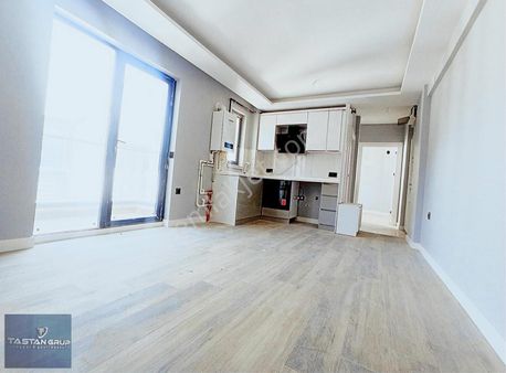 3+1 Büyüklüğünde 2+1 , Lüks Bulvarın Dibi