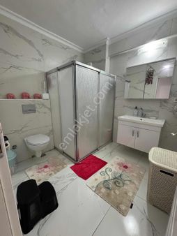 Golf33 Gayrimenkulden Mezitli Yeni Mahallede Cadde Üzerinde 3+1