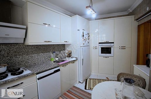 Onur Emlak Şemş Tebrizi Mah. Asansörlü 3+1 Ara Kat Bakımlı Daire