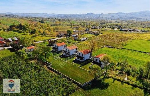 Kandıra'da 3.790 M² Arsa'da 4 Adet Müstakil Villa + 1 Müştemilat