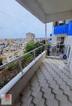 Antalya Güllük Caddesinde Deniz Gören Satılık Geniş 3+1 Daire