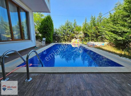 Şile'de 5+2 Havuzlu Barbekülü Eşyalı Müstakil Dubleks Villa