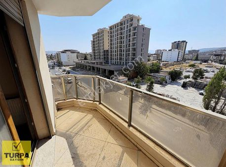 Buca`da 3+1 Ebeveyn Banyolu 150m2 Satılık Daire