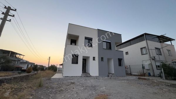 Coldwell Banker Route'dan Dikili Gazipaşa'da Satılık Villa