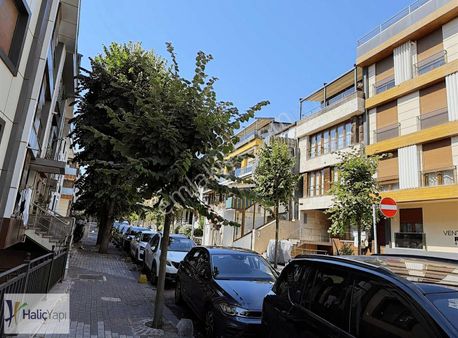 Mercan Sokak Yüksek Giriş Geniş 1+1 İskanlı