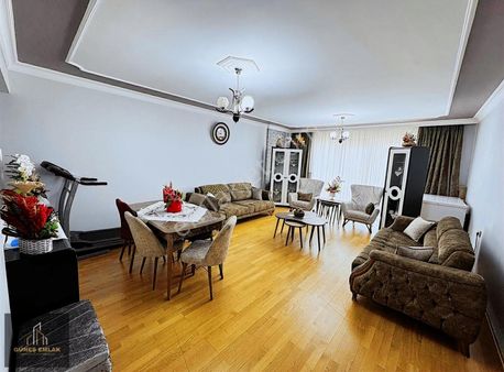 Diclekentte Merkezi Konumda Satılık Daire 4+1