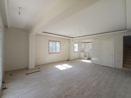 Stop’tan Patlangıç Pazaryeri Merkezi Satılık 120m² Dubleks 2+1