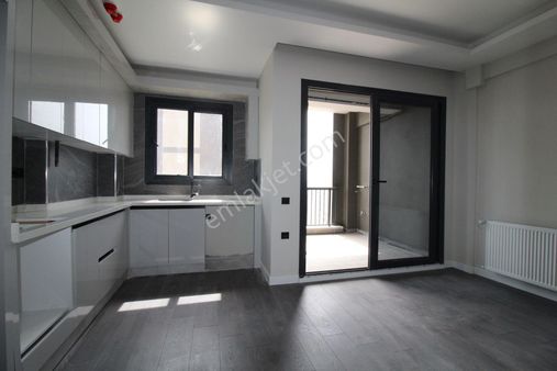 Aslan'dan Tecede Sıfır Geniş Metrajlı Site İçi 1+1