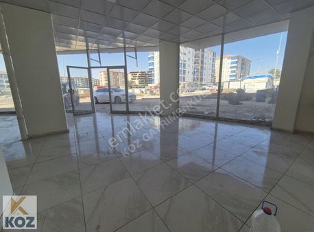 Koz Emlak'dan Kiralık Depolu Köşe Dükkan