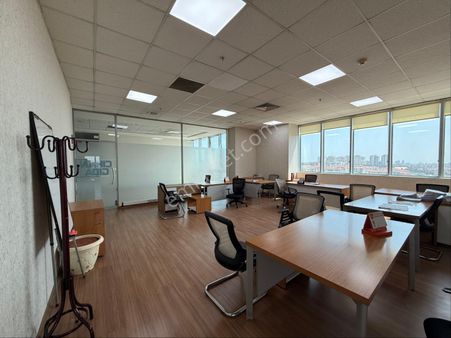 İstanbul Ticaret Sarayında Mükemmel Manzaralı Satılık Plaza Latı