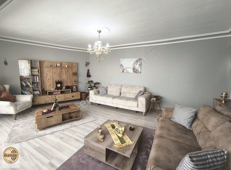 Fa Özbir'den Çarşı Merkezde Yenilenmiş Geniş 3+1 Daire