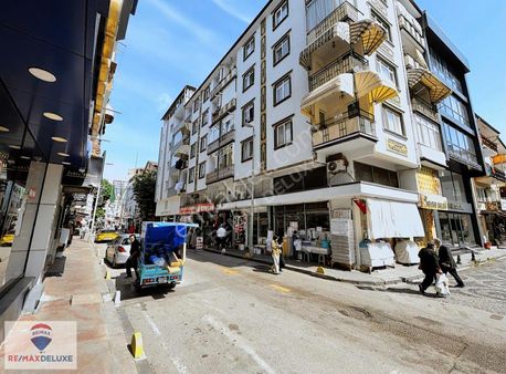 İkizliçeşme'de Cadde Üzeri Satılık Dükkan & İşyeri