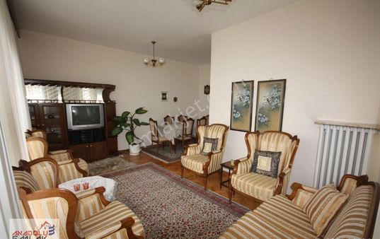 Bahçelievlerde 3+1 Ön 2.katta Kombili