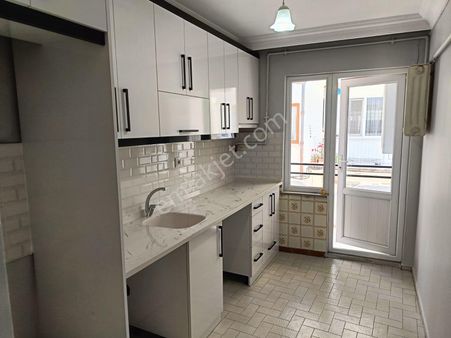 Bursa Şehreküstü Ahmetpaşa Mah Yenilenmiş Satılık 3+1 Daire