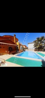 Satılık İzmir Yenifoça'da Denize 100 Metre Lüks Villa