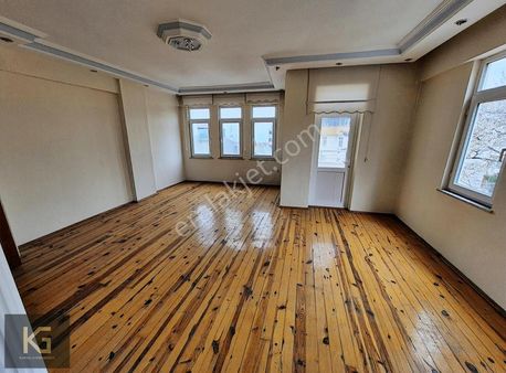 Fatih Mahallesinde Müstakil Apartmanda Uygun Daire