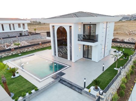 Aydın Didim Efeler Mahallesinde Satılık Ultra Lüks Villa