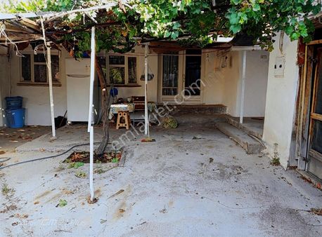 Saruhanlı Koldere Köyünde Satılık Köy Evi