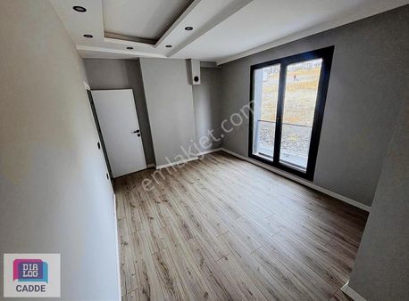 Çayırova Emek Mah. 2+1 Satılık Merkezi Konumda Sıfır Daire