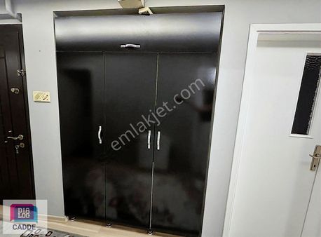 Tatlıkuyu' Da Emsalsiz Kullanışlı 3+1 Ara Kat Satılık Daire