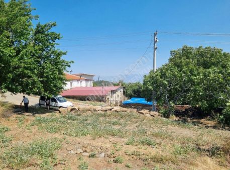 Bayındır Kızılağaç Ahmetler Köyünde 500 M²müstakil Tapulu Arsa.