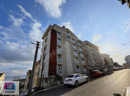 Muhteşem Deniz Manzaralı Merkezi Lokasyonda Dubleks Daire