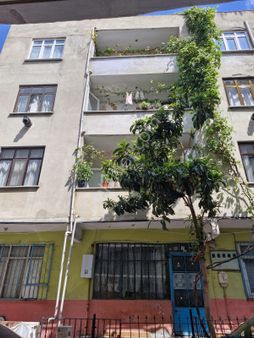 Küçükçekmecede 4 Katlı Komple Satılık Bina