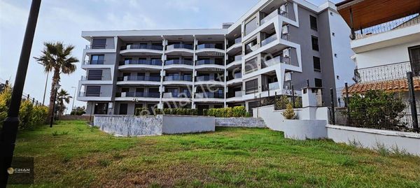 Kuşadası'nda Kadınlar Denizinde Full Manzarali Daire