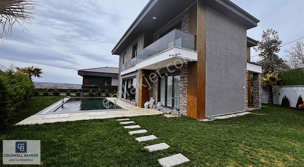 Şile Çavuş Mah. Satılık 575 M2 5+1 Müstakil Villa