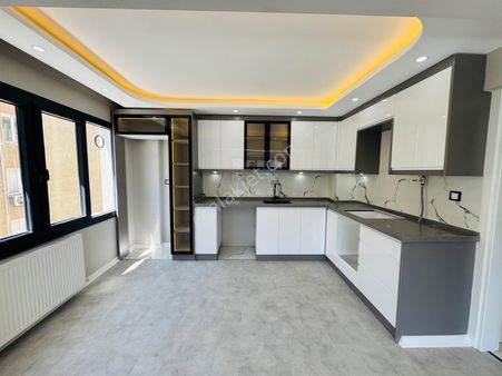 Kuyualan Mahallesinde Önü Açık 3+1 Lüks Ara Kat Daire Fırsatı