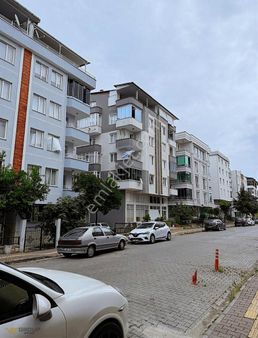 Cumhuriyet Mahallesinde Satılık 3+1 Daire