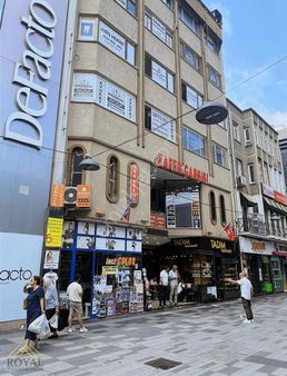 Royal'den Uzun Sokak Zafer Çarşı'sında Satılık Dükkan
