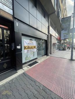 Meydan Tanjantta Yol Üstünde Kiralık Dükkan