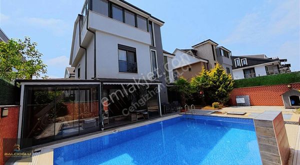 Balcıoğlundan Satılık Denize Yakn 300 M2 Arsa Tam Müstakil Villa