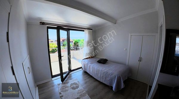 Balcıoğlundan Satılık Tam Müstakil 350 M2 Arsa İçnde 6+1 Triblex