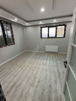 Merkezi Konumda 2+1 80m² Bahçekatı