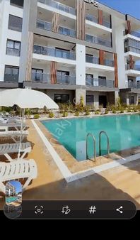 Kuşadası Merkezde Havuzlu Sitede 1+1 65 M2 Sıfır Daire