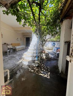 Dağcı Emlak Buldan Şehir Merkezinde Bahçeli Satılık Müstakil Ev