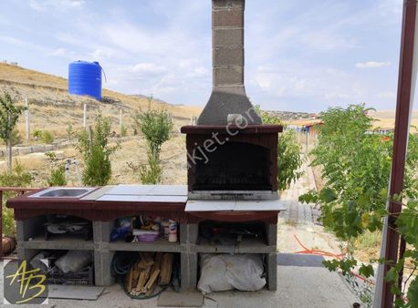 Göklerde Kurulu Düzenli Evli Ağaçlı 500 M2 Su Mevcut Takaslı