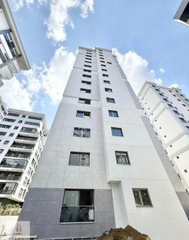 Yelken Emlak'tan Hamam Sokakta 2+1 Balkonlu Sıfır!!