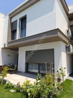 Kuşadası Davutlar Da 3+1 Ortak Havuzlu Satılık Villa