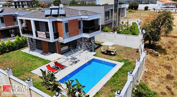 Antalya Kemer Tekirova Da Deniz Manzaralı Satılık Villa
