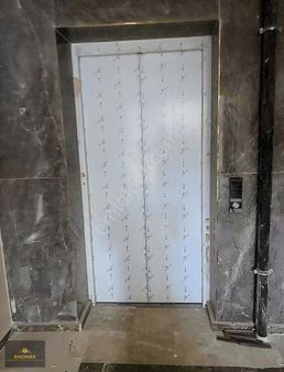 Kent Meydanında Merkezi Konumda Havuzlu Asansörlü Site İçi 2+1